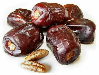 تصویر 1 از خرما مضافتی ممتاز با بافت مخملی تیره